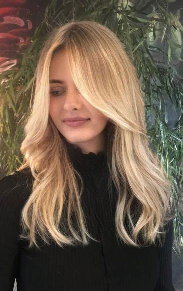 43 Curtain Bangs That Re So Trendy In 2022 Loose Wave Balayage Blonde