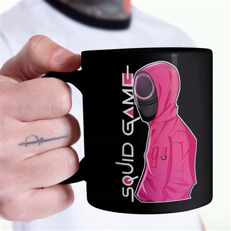 Caneca Personalizada Squid Game Round Netflix Preta Cd Toyshow