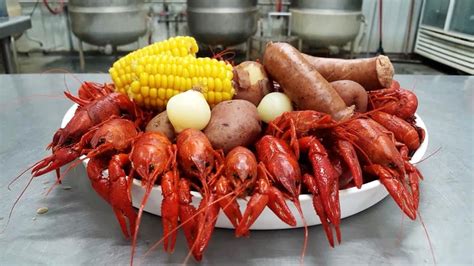 After Your Swamp Tour Grab Lunch Or Dinner With Crawfishtownusa For