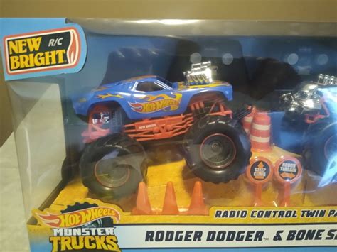 Hot Wheels Monster Trucks ⭐rodger Dodgerbone Shaker ⭐radio Controlled 124 ~new 50211424508 Ebay