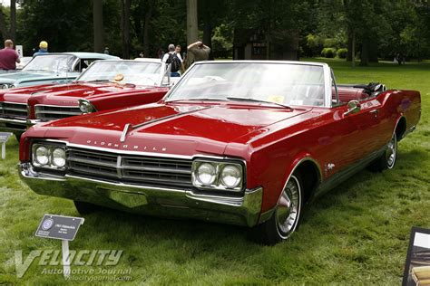 1965 Oldsmobile Starfire - Information and photos - MOMENTcar