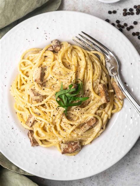 Your Creamy And Hearty Carbonara Now Vegan Six Hungry Feet