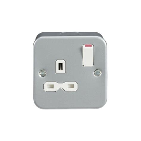 Knightsbridge Metal Clad 13A 1G DP Switched Socket