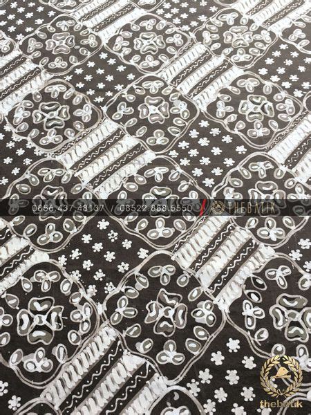 Gambar Coklat Hitam Putih Amy Buckland