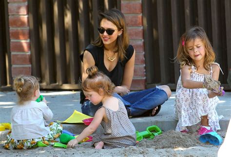 Photo Jessica Alba En Famille Avec Son Mari Cash Warren Et Ses Filles