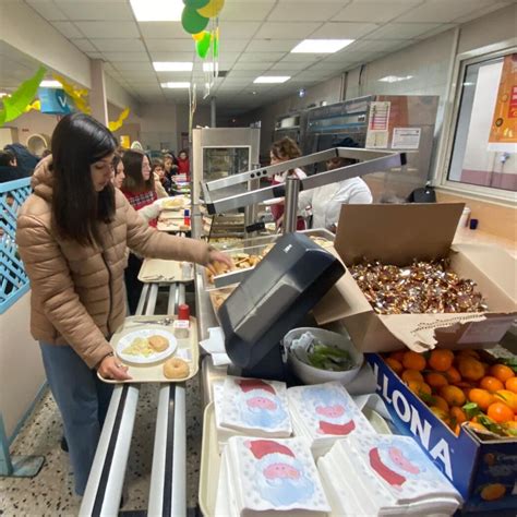 Repas de noël Institution Saint Charles Vienne 38