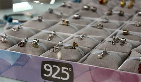 Сеть ювелирных украшений 925 Silver Jewellery открыла первые магазины ...