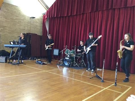 News: Surprise concert! - Ysgol Meifod