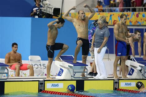 Brasil Leva Tr S Ouros Na Nata O E Thiago Pereira Bate Recorde De