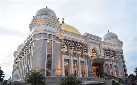 Masjid Masjid Agung Trans Studio Bandung