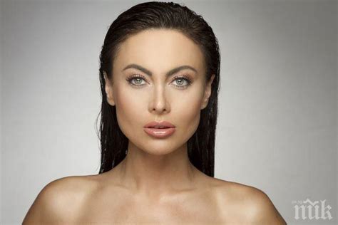 Лили Ангелова чака бебе! Риалити звездата ражда от ресторантьор ...