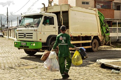 Prefeitura de João Pessoa orienta população para descarte correto do