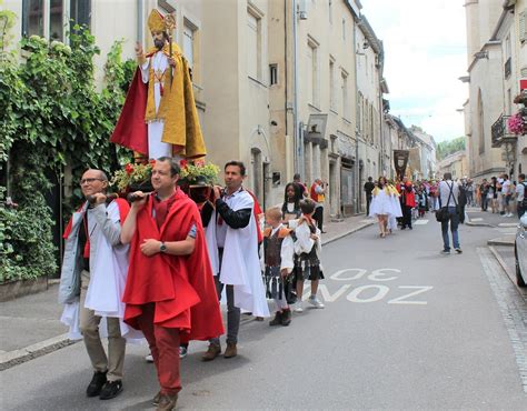 Saint Nicolas de Port La procession dété en lhonneur de saint Nicolas