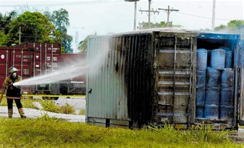 Porteños alarmados por explosión de contenedor con químico