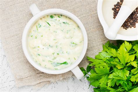 Traditional English Parsley Sauce Recipe