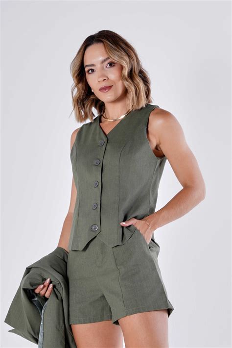 Conjunto Colete E Short Alfaiataria Linho - Conjunto Feminino Alfaiataria Short e Colete em Linho | Loja Platô