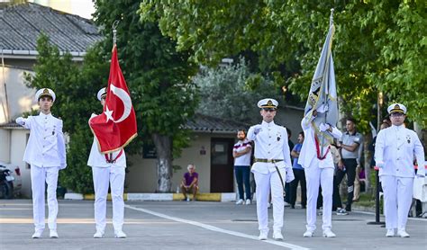 T Denizcilik Fak Ltesi Mezunlar Diplomalar N T Renle Ald