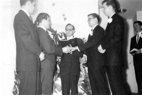 As Fue La Primera Boda Gay En Mientras Que En Tu Pueblo Siguen Siendo Mochos