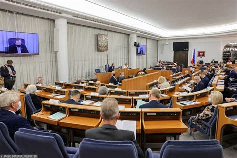 Senat i debata ws RPO Lidia Staroń w ogniu pytań WP Wiadomości