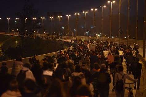 Miles De Personas Se Movilizaron Para Protestar Por La Quema De