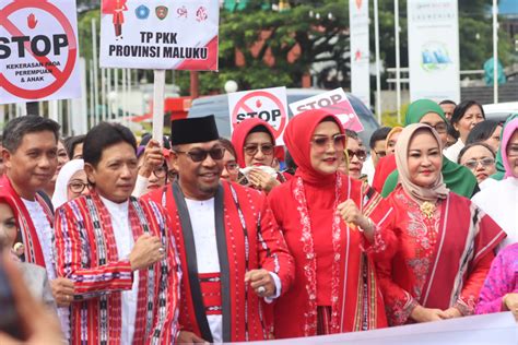 Peringati Hari Ibu TP PKK Gelar Parade Kebaya Dan Kampanye Anti