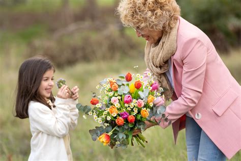 Comment remercier sa mamie : nos conseils | Interflora