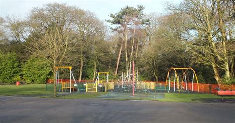 Walton Park Playground, Sale, Cheshire - freeparks.co.uk