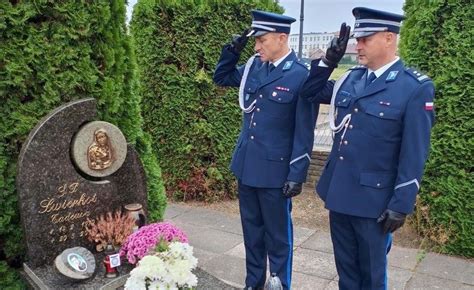 czecho pl FOTO Złożyli hołd tragicznie zmarłym policjantom z