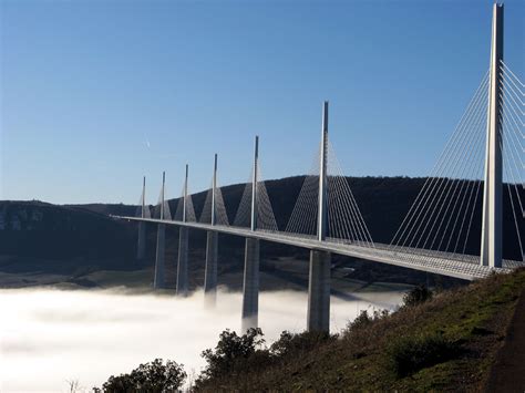 Millau Viaduct Pictures wallpaper | 1400x1050 | #15117