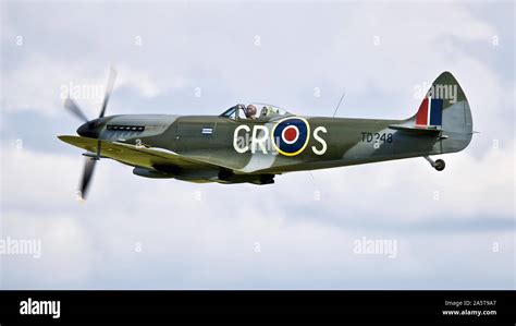 Supermarine Spitfire Mk Xvi Hi Res Stock Photography And Images Alamy