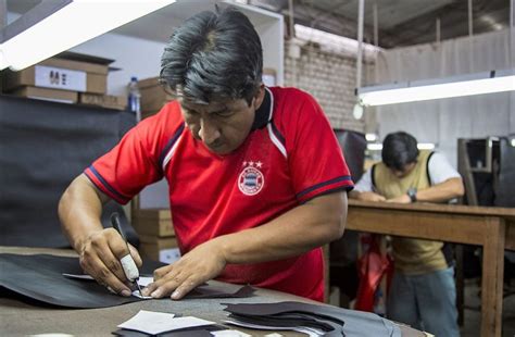 Pobreza vulnerabilidad y la clase media en América Latina Instituto Peruano de Economía