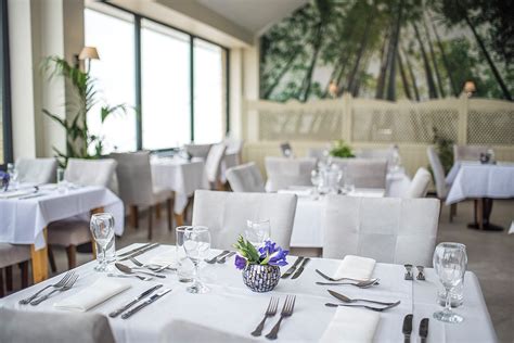 COTSWOLDS HOTEL & SPA $70 ($̶1̶0̶0̶) - Updated 2023 Prices & Reviews