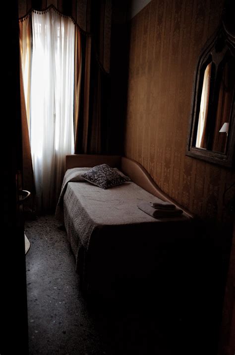 Hotelroom Peter Steinmetz Flickr