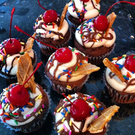 Ice Cream Sundae Cupcakes The Preppy Hostess