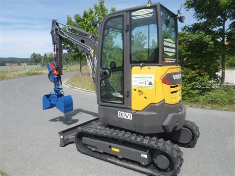 Minibagger Volvo Ecr D Mit Grabgreifer Ochsenk Hn Baumaschinen