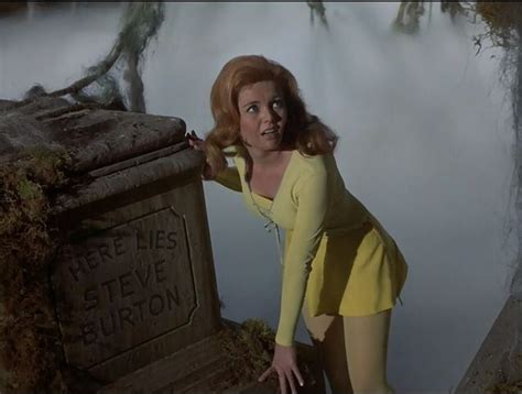 Deanna Lund Photo Gallery 01