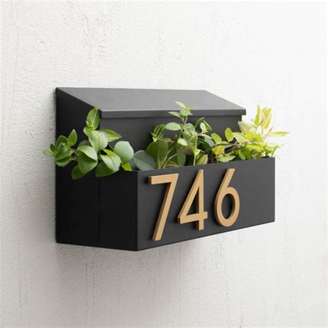 Planter Mailbox – Schoolhouse