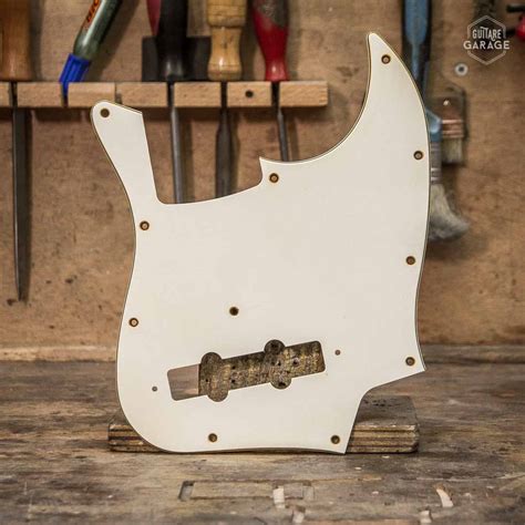 Pickguard Jazz Bass Parchment 3 Plis Relic By Guitare Garage Guitare Garage