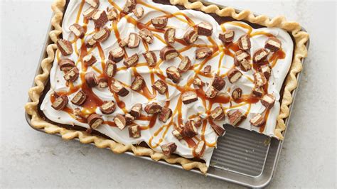 Twix Slab Pie Recipe Lifemadedelicious Ca