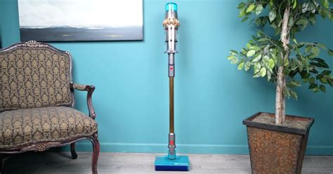 Dyson V15s Detect Submarine Review | Vacuum Wars