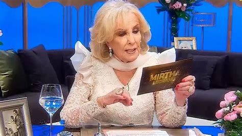 Mirtha Legrand volvió a la televisión y recibió el saludo de Maluma