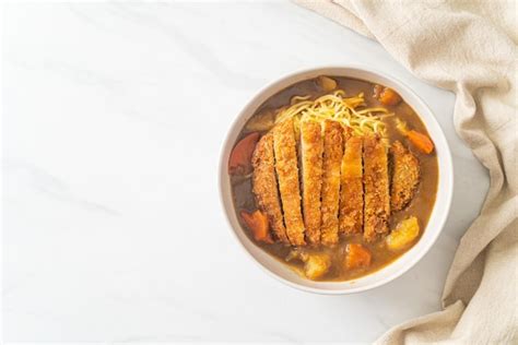 Fideos Ramen Al Curry Con Chuleta De Cerdo Frita Tonkatsu Estilo De