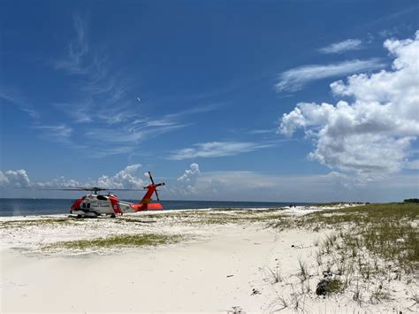 Dvids Images Coast Guard Rescues 2 Boaters Near Horn Island