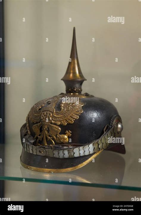 Casque D Un Officier D Infanterie Prussien Connu Sous Le Nom De