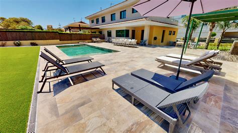 Berberis Purpurea Villas In Ampolla