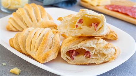 Feuilletés salés au salami et fromage exquis et super bons