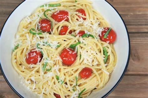 Spaghetti Aglio E Olio Is The Perfect Meal When Youre Low On Time