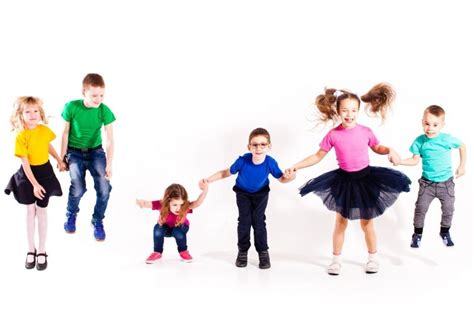 Help Your Child Learn Their Colors With Free Dance And Movement Classes