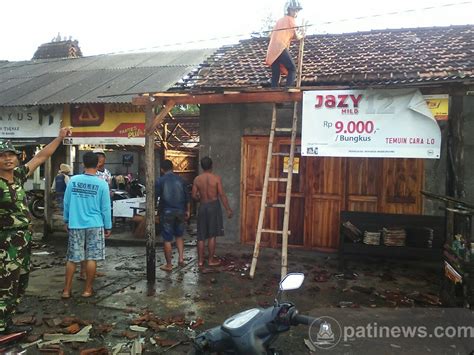 60 Rumah Rusak Akibat Angin Puting Beliung Di Desa Bringinwareng Winong