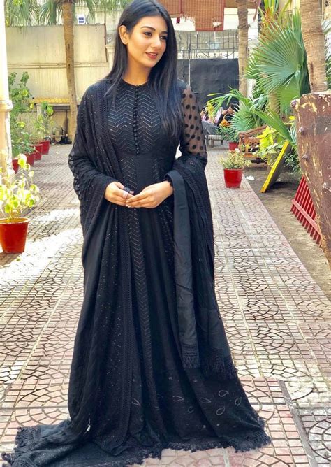 Top Pakistani Actresses In Beautiful Black Dresses Reviewitpk